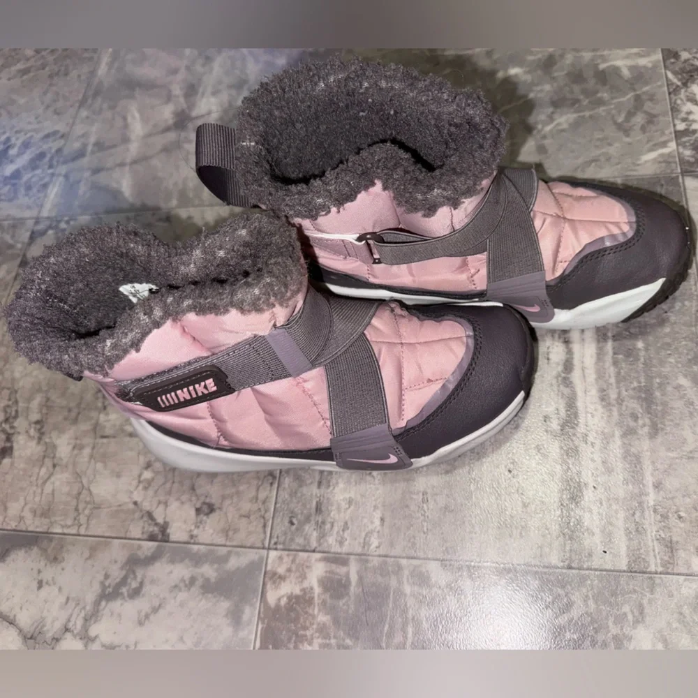 Nike Flex Advance Girls Winter Boots Pink Gray Size 1.5Y Like New